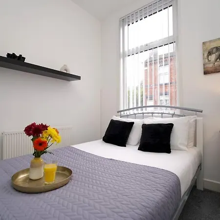 Gordon House - Fully Furnished, Tvs In All Rooms, Free Parking, Netflix, Walk To City Centre Coventry Exterior photo