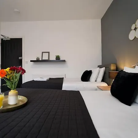 Gordon House - Fully Furnished, Tvs In All Rooms, Free Parking, Netflix, Walk To City Centre Coventry Exterior photo