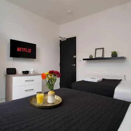 Gordon House - Fully Furnished, Tvs In All Rooms, Free Parking, Netflix, Walk To City Centre Coventry Exterior photo